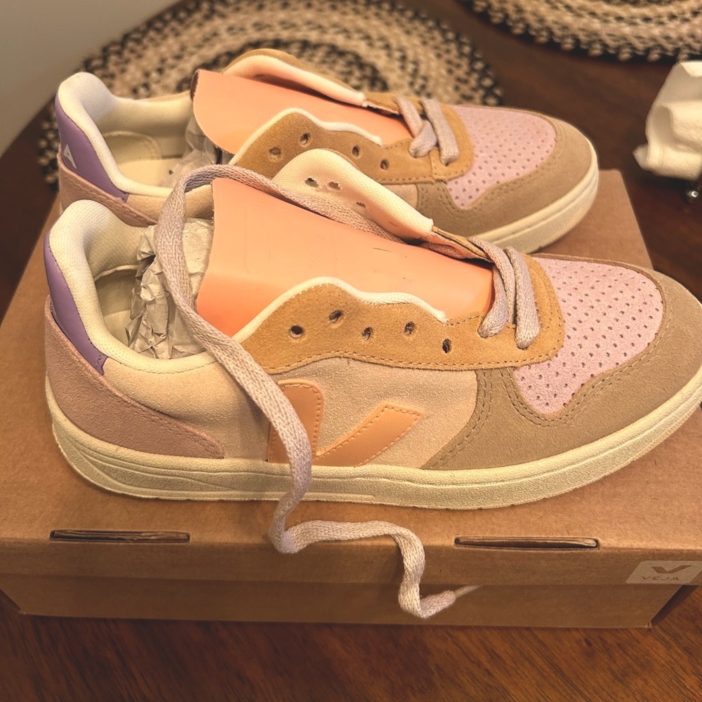 Veja V10 sneakers